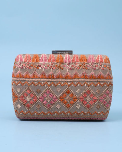 Golden Contrast Flat Silk Clutch- Gaza Embroidery | تطريز غزة