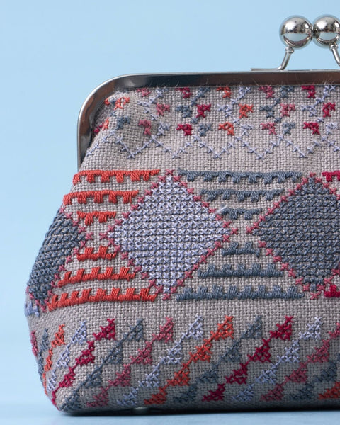 Linen Click Clutch Old Man's Teeth | أسنان الرجل العجوز