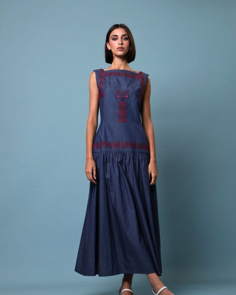 Cauliflower & Baker's wife Embroidered Dress | تطريز القرنبيط وزوجة الخباز