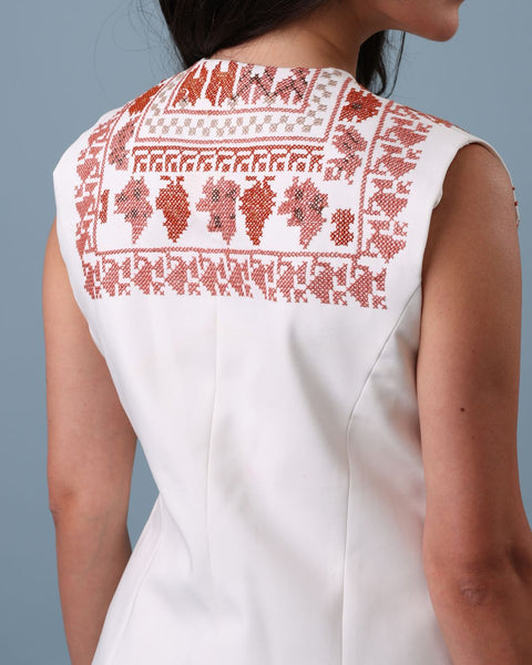 White Fitted Vest - Leaf, Flowers; Border | الورق، الزهور والإطار