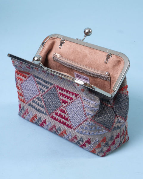 Linen Click Clutch Old Man's Teeth | أسنان الرجل العجوز